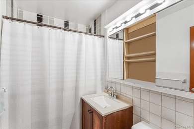 Welcome to this one-bedroom mid-size apartment at The Versailles - photo 14
