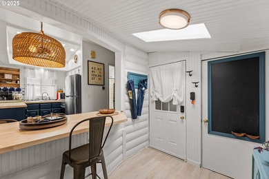 Income Producing Vacation Rental, REMODELED with Class and Style - photo 9