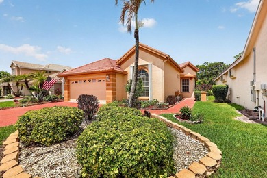 Well maintained 2002 Hanover Home located in the highly - photo 1