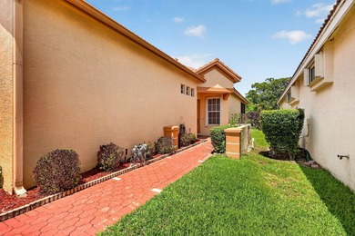 Well maintained 2002 Hanover Home located in the highly - photo 4