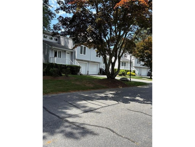 Warwick-Debut! Small and private 10-unit complex tucked away but - photo 2
