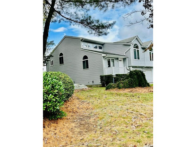 Warwick-Debut! Small and private 10-unit complex tucked away but - photo 3