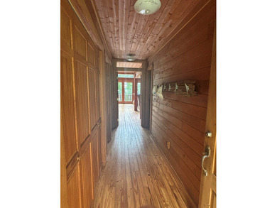 **Lakefront** Escape to the peaceful beauty of lakeside living - photo 4