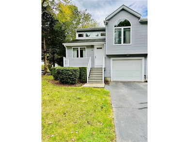 Warwick-Debut! Small and private 10-unit complex tucked away but - photo 4