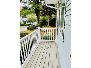 Warwick-Debut! Small and private 10-unit complex tucked away but - photo 5