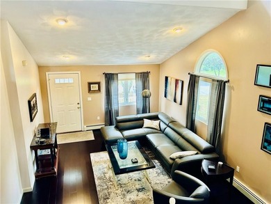 Warwick-Debut! Small and private 10-unit complex tucked away but - photo 8