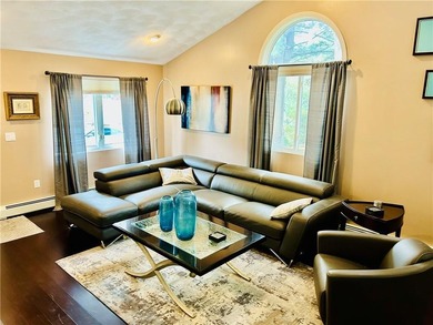 Warwick-Debut! Small and private 10-unit complex tucked away but - photo 10