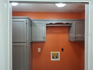 Come see this 3 Bedroom & 2 Bath home in desirable Pinewood - photo 11