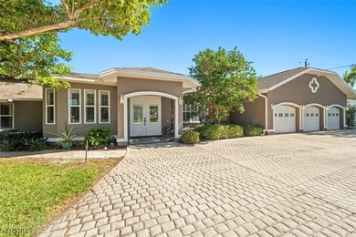 Caloosahatchee River Home For Sale in Fort Myers Florida