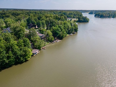 Rustic charm abounds in this beautiful Candlewood lakefront - photo 8