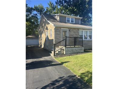 Like no other!!! This *Custom* Stunning brick Cape Cod 3 bedroom - photo 6