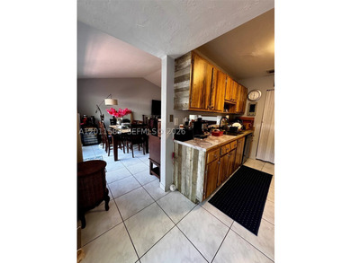 This charming & well maintained corner unit at Devon-Aire - photo 11
