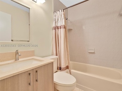 Welcome to Sunset Condor, a well-maintained community in the - photo 11