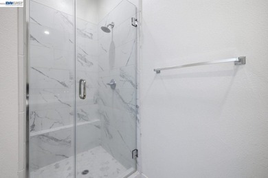 Modern 2019-built townhouse offering 2 bedrooms, 2.5 bathrooms - photo 25