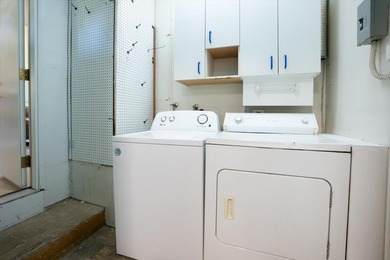 Located at the end of a quiet CUL-DE-SAC, this beautifully - photo 27