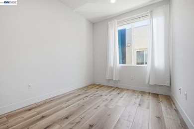 Modern 2019-built townhouse offering 2 bedrooms, 2.5 bathrooms - photo 30