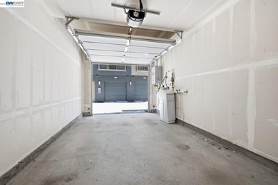 Modern 2019-built townhouse offering 2 bedrooms, 2.5 bathrooms - photo 35