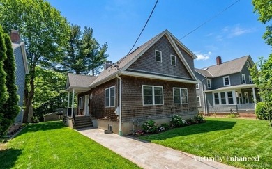 Recently upgraded, this turnkey contemporary offers the perfect - photo 2