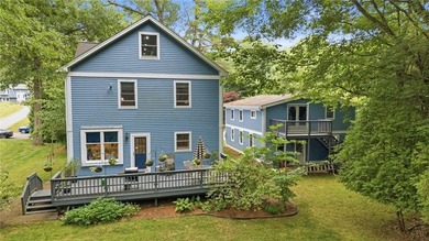 BEAUTIFUL CUSTOM BUILT HOME ON A CUL-DE-SAC WITH 1.6 ACRES OF - photo 6