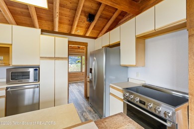 With 360-degree views of the entire Jackson Hole valley, this 3 - photo 11