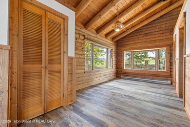 With 360-degree views of the entire Jackson Hole valley, this 3 - photo 15