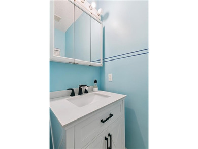 Spacious, beautifully maintained home with private wooded views - photo 18