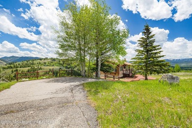 With 360-degree views of the entire Jackson Hole valley, this 3 - photo 21