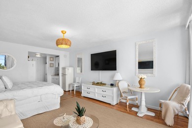 Rare top floor unit at St. John's Inn, perfectly positioned just - photo 6