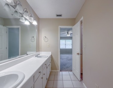 BRICK BEAUTY ON 0.5 ACRES! Welcome home to this charming - photo 3