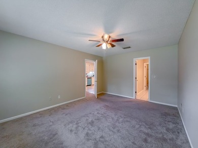 BRICK BEAUTY ON 0.5 ACRES! Welcome home to this charming - photo 6
