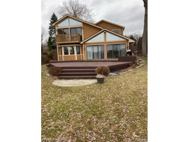 Cooley Lake Home For Sale in White Lake Michigan