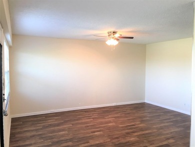 GREAT INVESTMENT! RENTED TO A LONG TERM TENANT. GET INCOME ON - photo 12