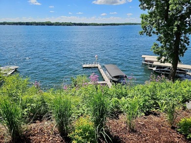 Sitting upon perhaps the highest perch of West Lake Okoboji, the - photo 15