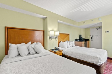 Bay View Resort is located on the board walk and is at the heart - photo 21