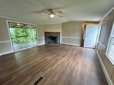 Conveniently located near Lake Cumberland, this 3-bedroom - photo 3