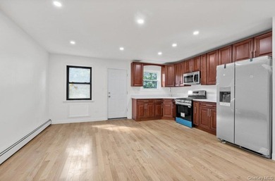 Fully renovated, new granite kitchen, all new bathroom fixture - photo 5
