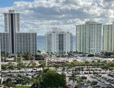 Walk into this top floor stunning remodeled spacious 2 bedroom 2 - photo 1