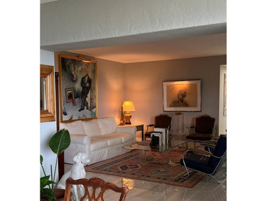 Walk into this top floor stunning remodeled spacious 2 bedroom 2 - photo 5