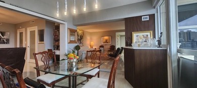 Walk into this top floor stunning remodeled spacious 2 bedroom 2 - photo 8