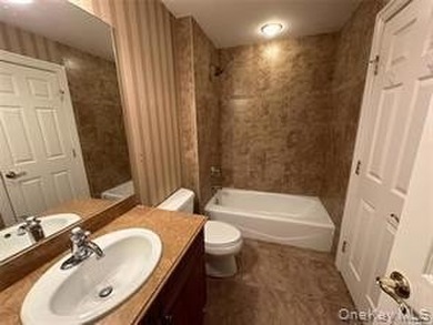 Two Story Foyer 1st Floor MBR, Lr, Formal Dr, Eik, Great Room W/ - photo 14