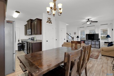 LIFE IS BETTER AT THE LAKE! Charming 3-bedroom, 2-bathroom lake - photo 14