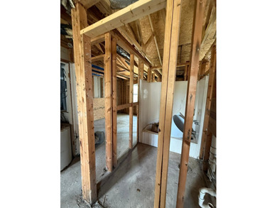 Investor Special! This partially renovated gem in Panama City is - photo 17