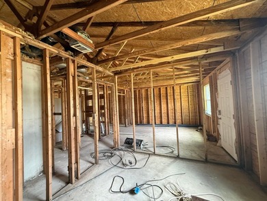 Investor Special! This partially renovated gem in Panama City is - photo 21