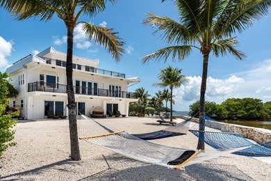 Oceanfront luxury living in Islamorada. Experience the ultimate - photo 1