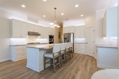 Experience refined coastal living in this exceptional residence! - photo 8