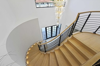 SOPHISTICATED residence with warm neutral palette. Elegant yet - photo 9