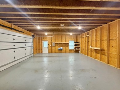 YEAR AROUND LAKE RETREAT ON NOLIN LAKE - photo 26