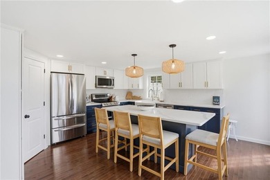 Escape to the highly sought-after Touisset Point area in this - photo 11