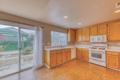 Beautiful 4 bedroom 2.5 bath home with tons of curb appeal is - photo 13