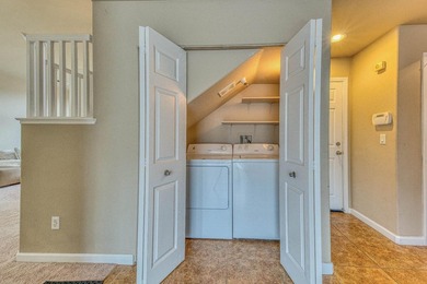 Beautiful 4 bedroom 2.5 bath home with tons of curb appeal is - photo 16
